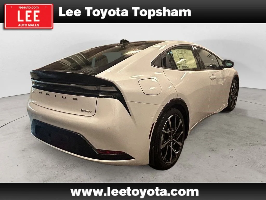 New 2026 Wind Chill Prl Toyota XSE Premium image 5