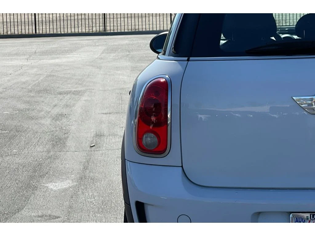 Used 2014 Light White MINI S image 14