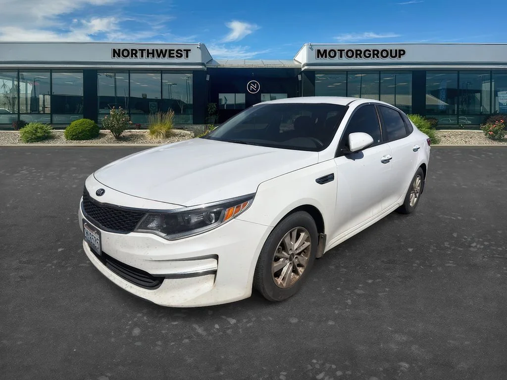 Used 2017 Snow White Pearl Kia LX image 3