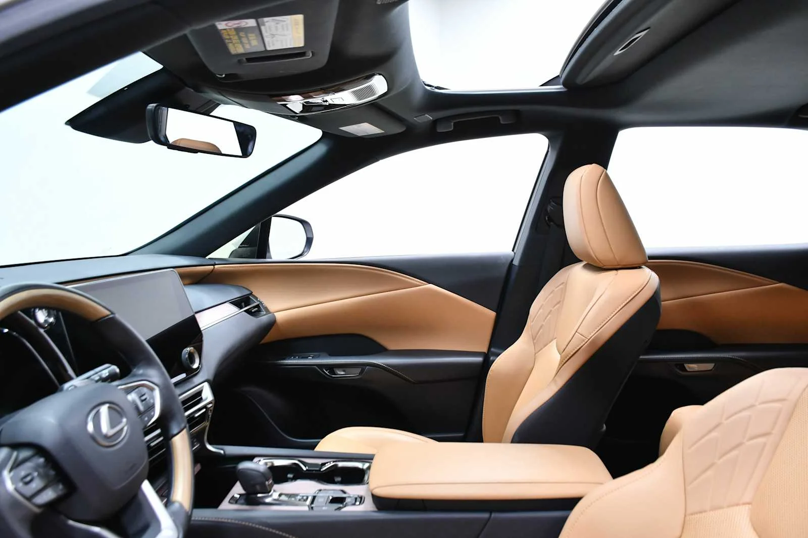 Used 2025 Eminent White Pearl Lexus Premium image 13