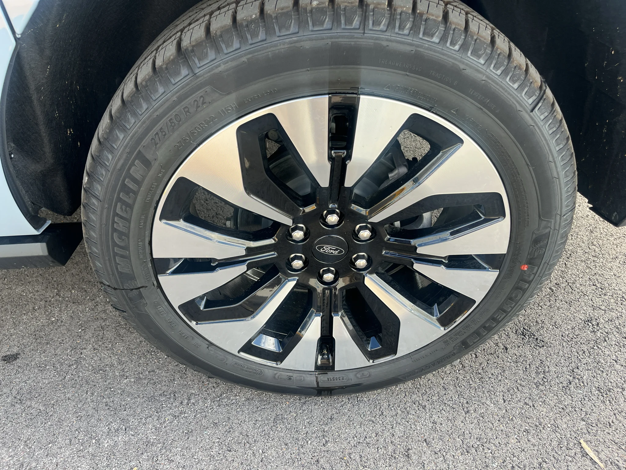 New 2027 Glacier Gray Metallic Tri-Coat Ford MAX Platinum image 8
