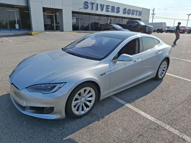 2016 Tesla Model S 90D