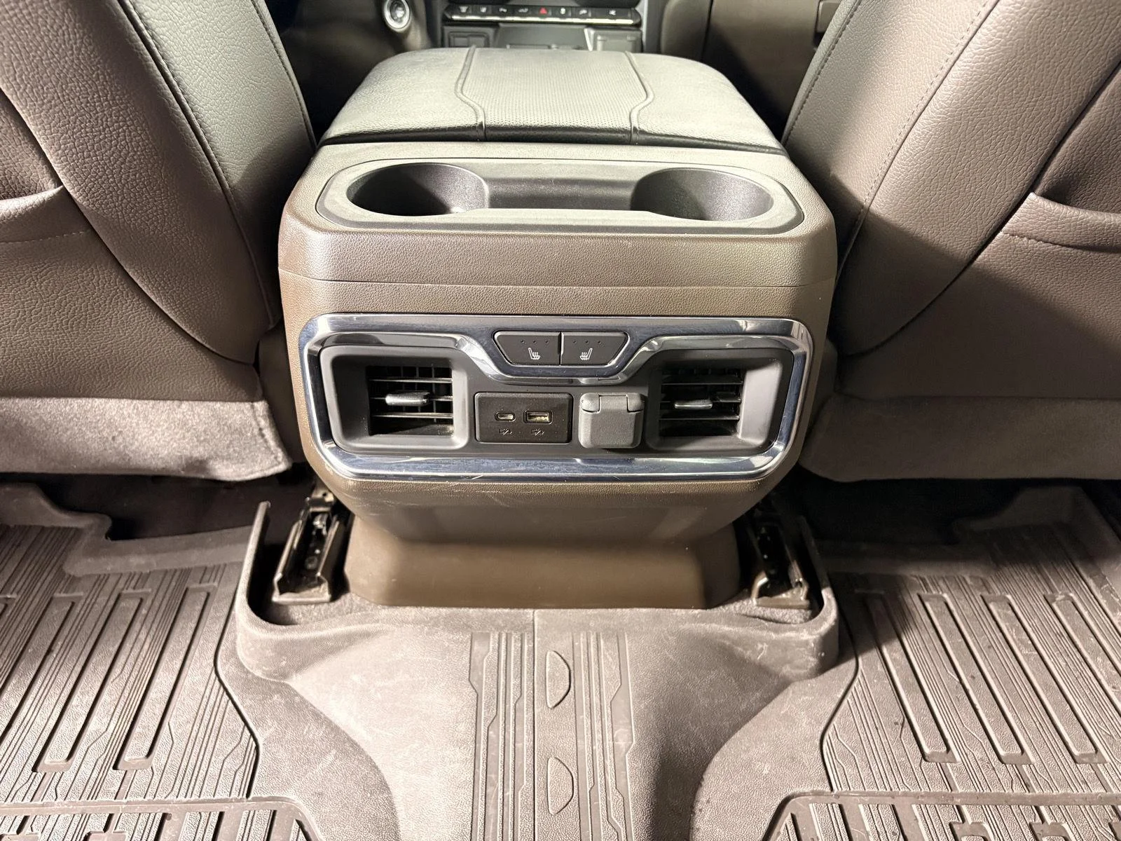 Used 2023 Onyx Black GMC Denali DRW image 18