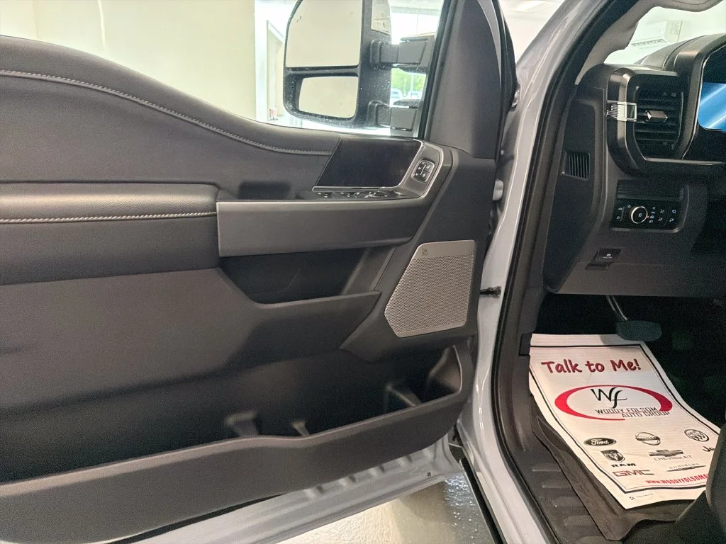 New 2027 Glacier Gray Metallic Tri-Coat Ford F-250® Lariat® image 12