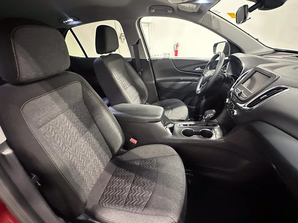 Used 2024 Radiant Red Tintcoat Chevrolet LT image 27
