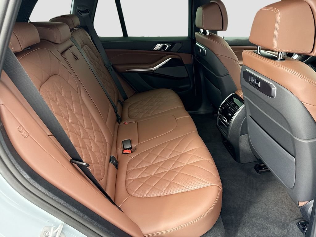 New 2026 Gray Metallic BMW xDrive40i image 21