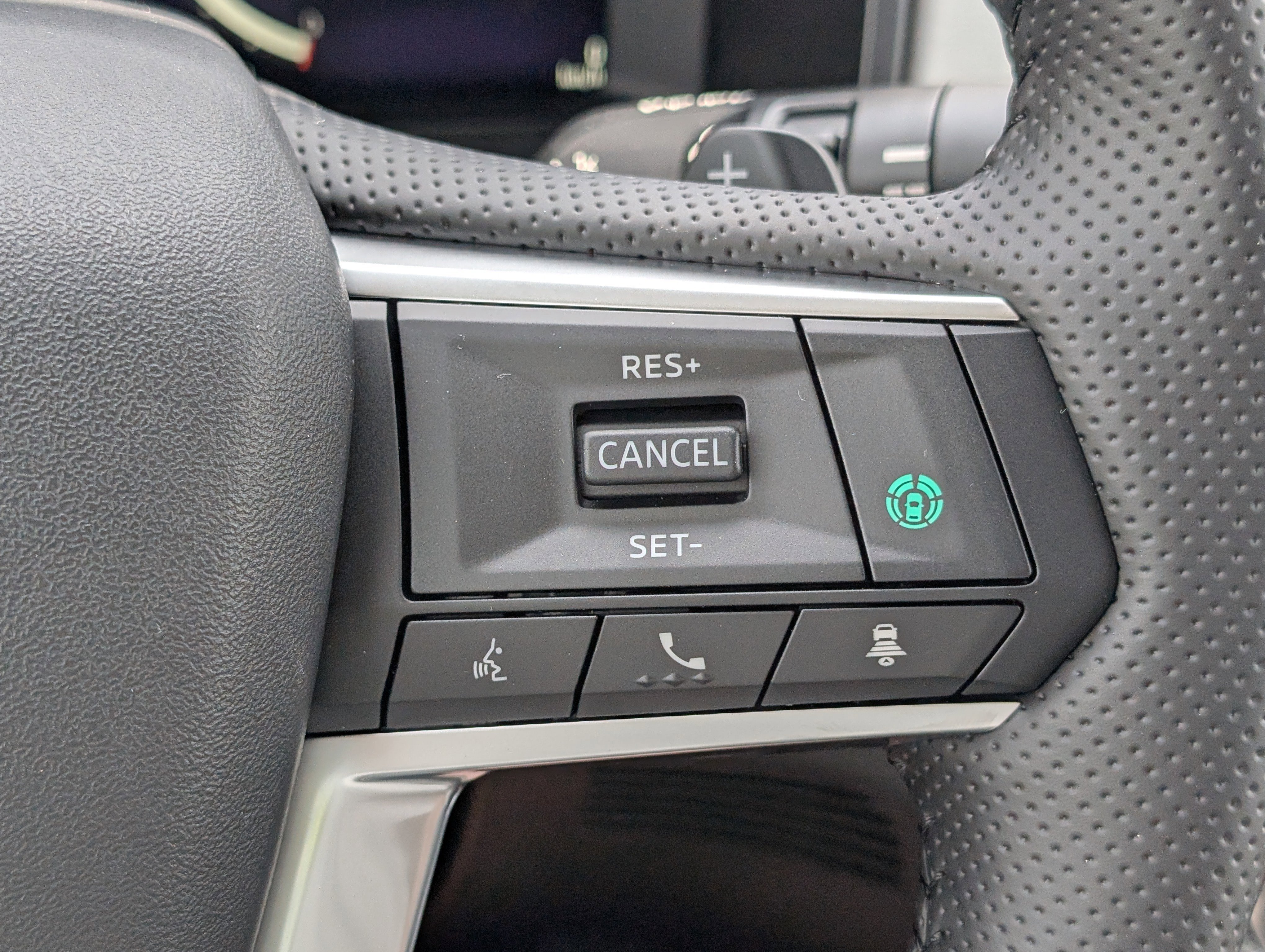 Used 2025 White Diamond Mitsubishi SE image 51