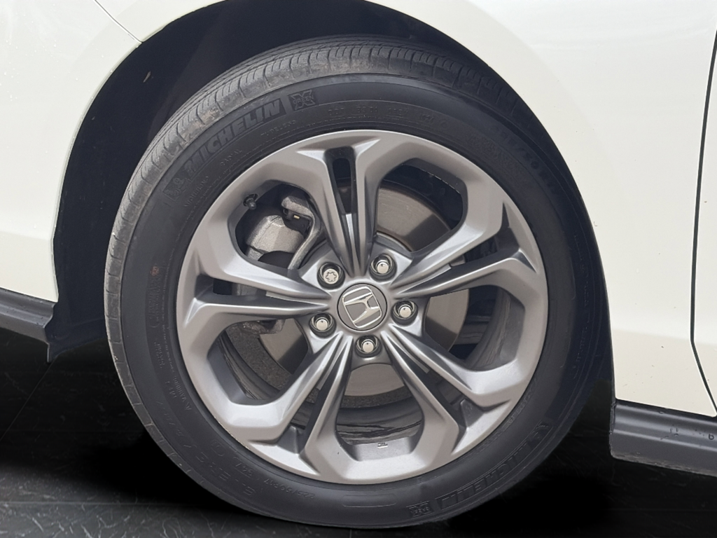 Used 2024 Platinum White Pearl Honda EX image 34
