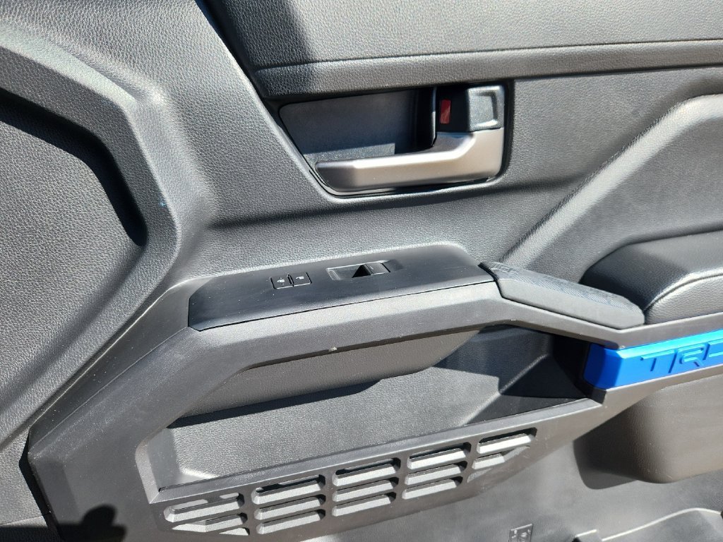 2025 Toyota Tacoma TRD Off Road - Photo 13