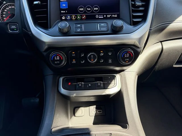 Used 2023  GMC SLT image 11
