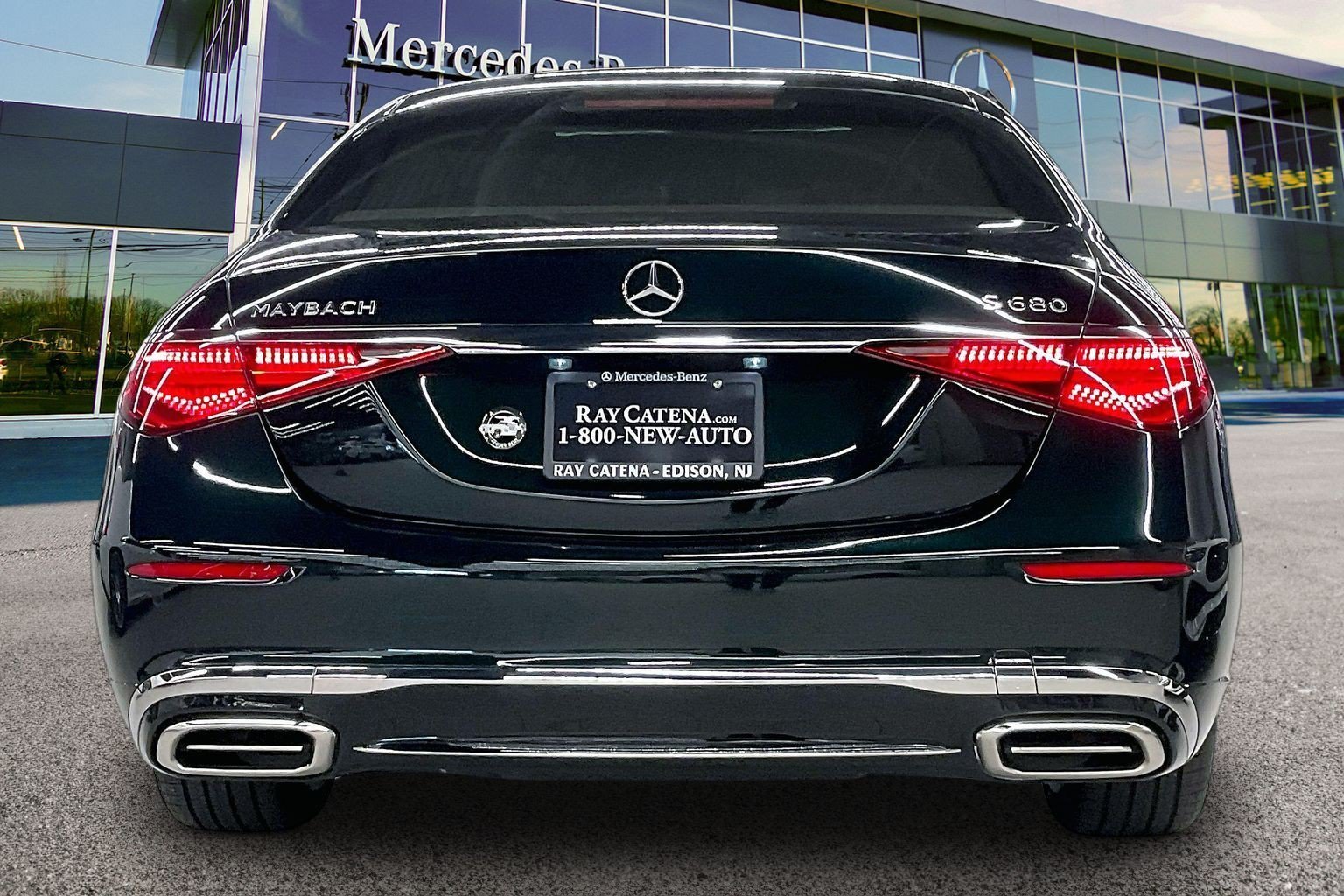 New 2026 Emerald Green Metallic Mercedes-Benz Maybach S 680 image 17