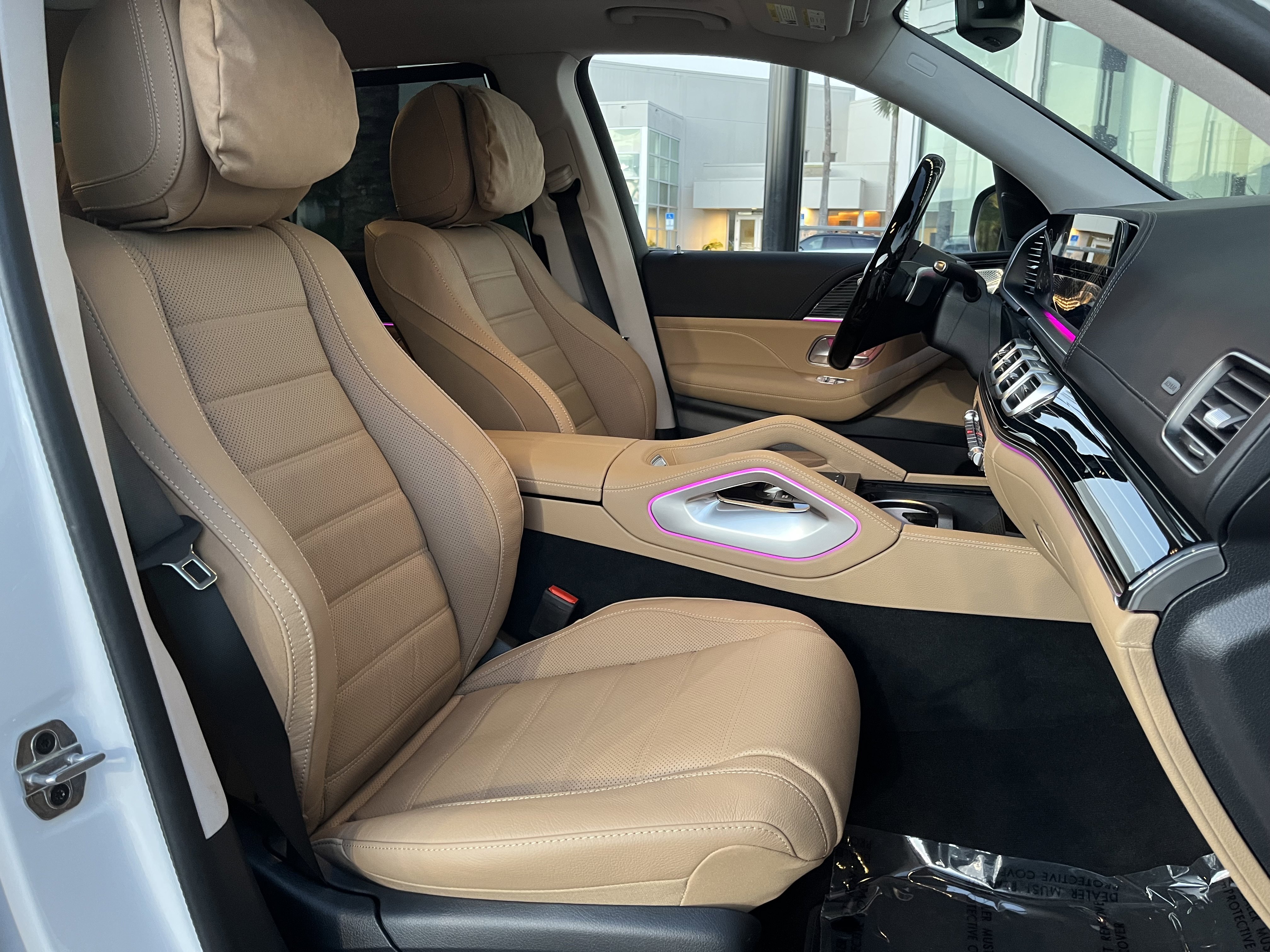 New 2026 MANUFAKTUR Moonlight White Metallic Mercedes-Benz GLS 450 image 25