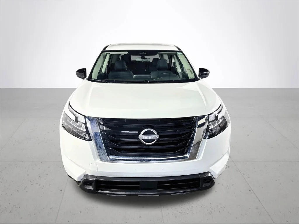 Used 2024 White Nissan S image 3