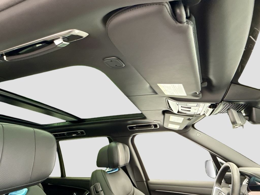 New 2026 Fuji White Land Rover Autobiography image 16