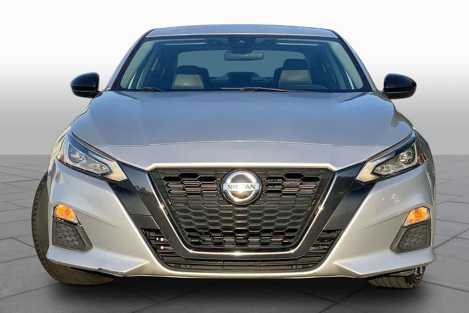 Used 2022 Brilliant Silver Metallic Nissan 2.5 SR image 4
