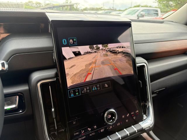 2025 GMC Yukon XL Denali - Photo 11