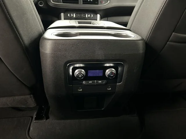 Used 2024 White GMC SLT image 26