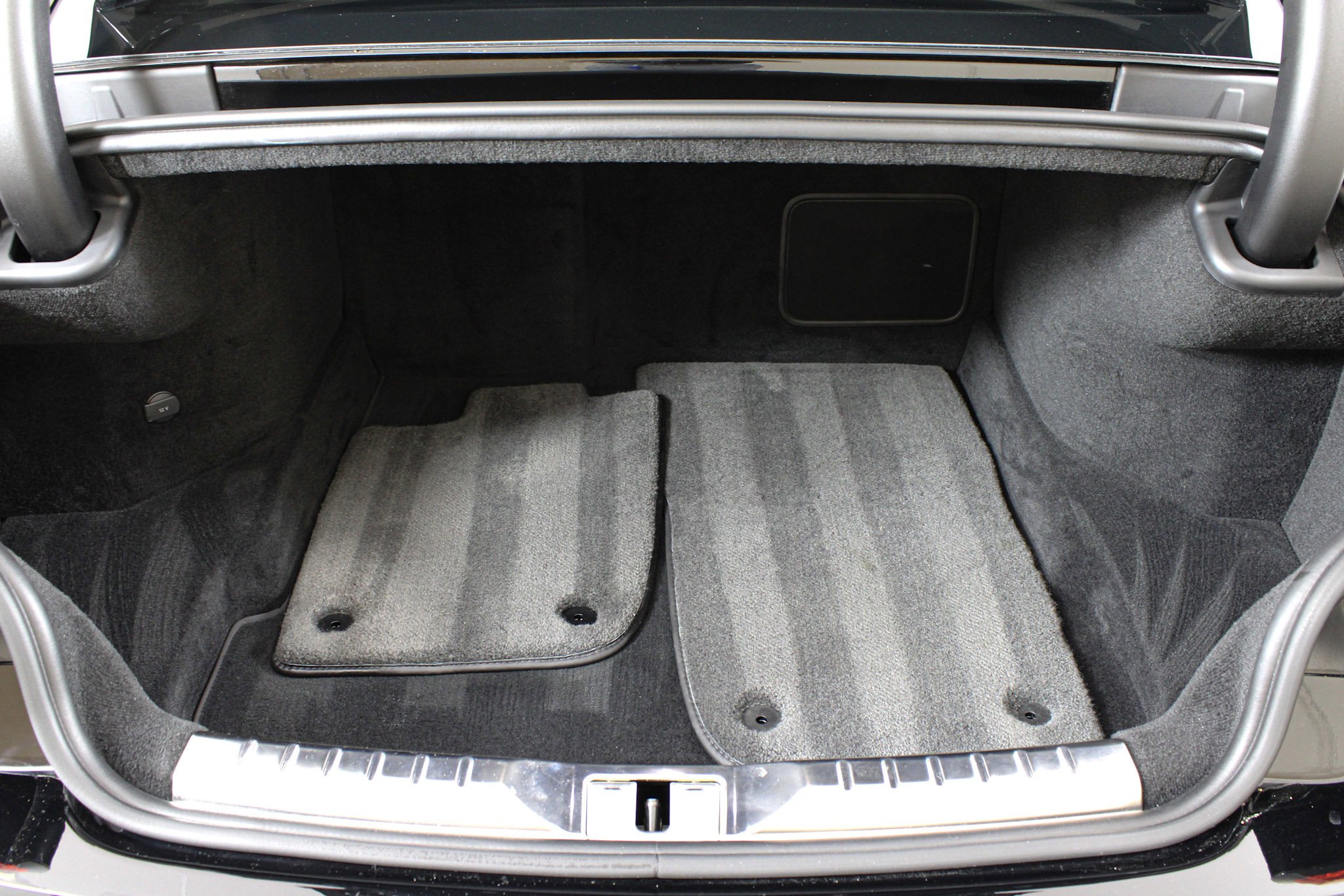 Used 2024 Black Bentley  image 44
