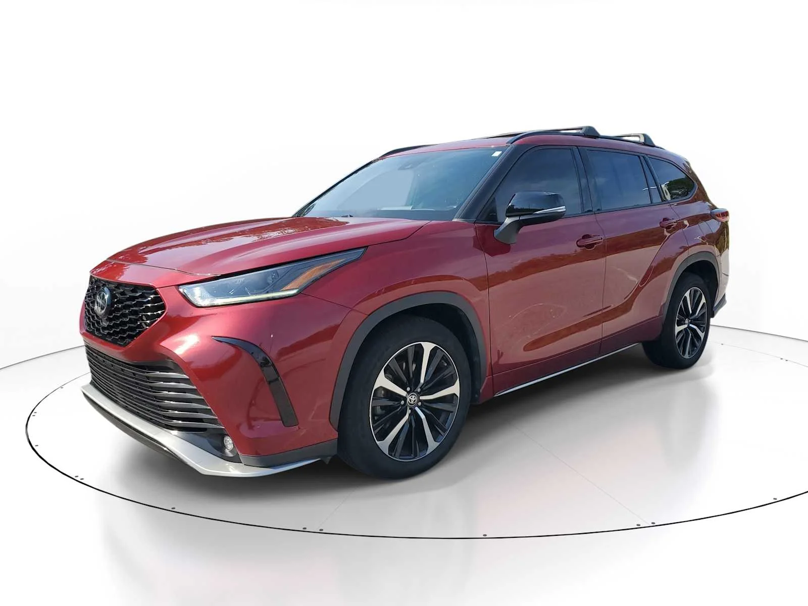 Used 2021 Ruby Flare Pearl Toyota XSE image 3