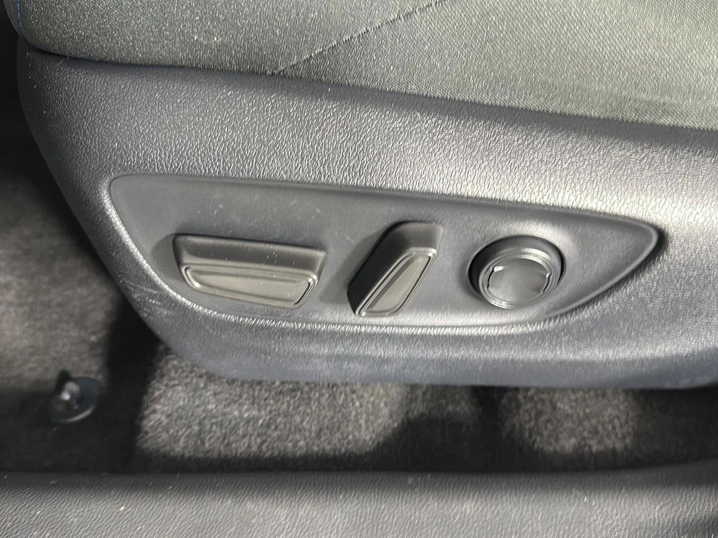 Used 2024 Wind Chill Pearl Toyota Hybrid SE image 10