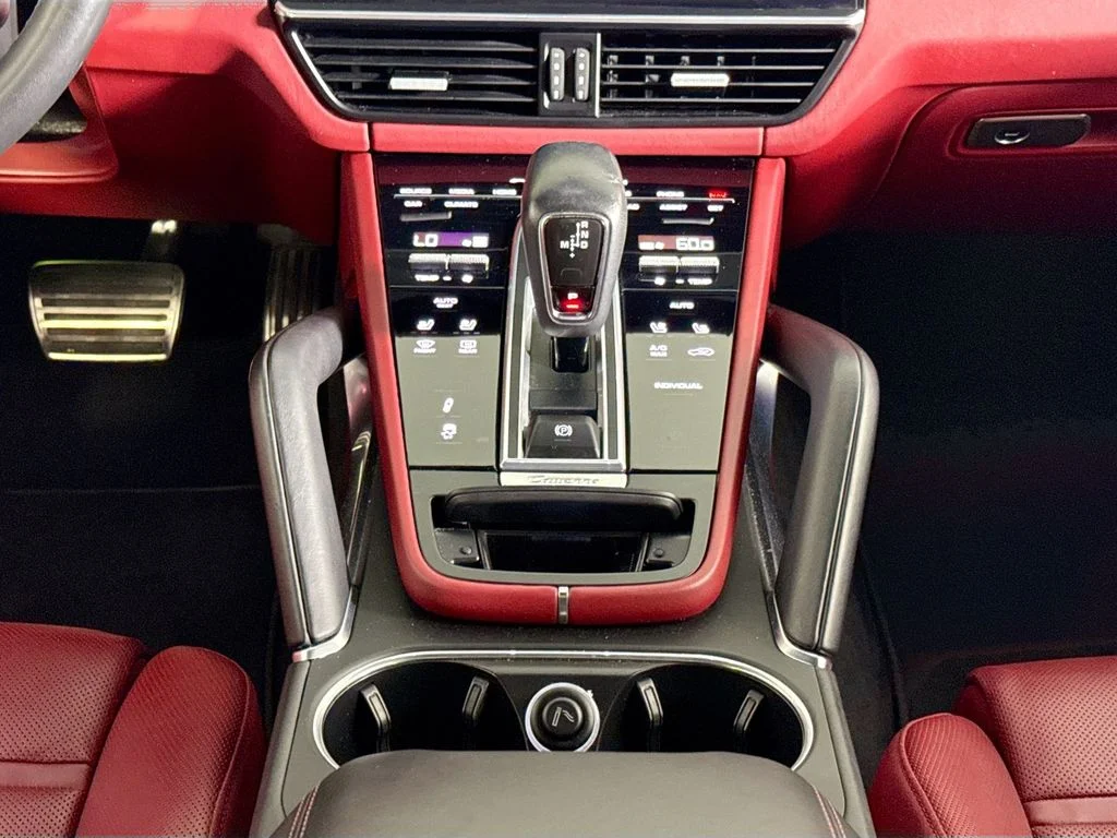 2023 Porsche Cayenne Turbo S E-Hybrid - Photo 16