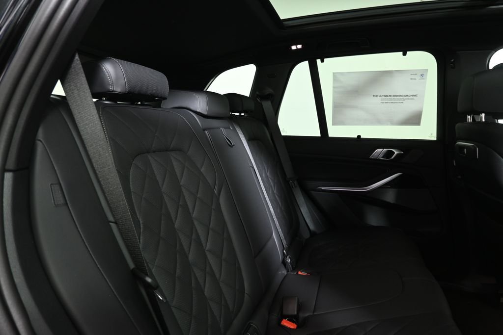 New 2026 Black Sapphire Metallic BMW xDrive40i image 35