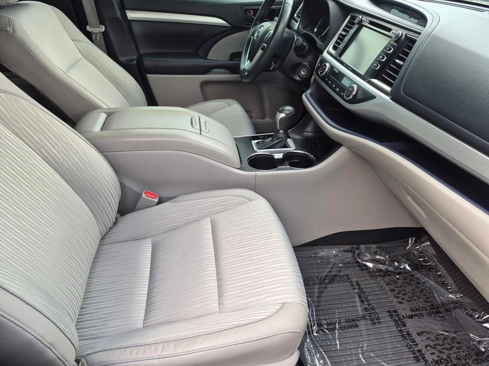 Used 2018 Alumina Jade Metallic Toyota LE Plus image 19