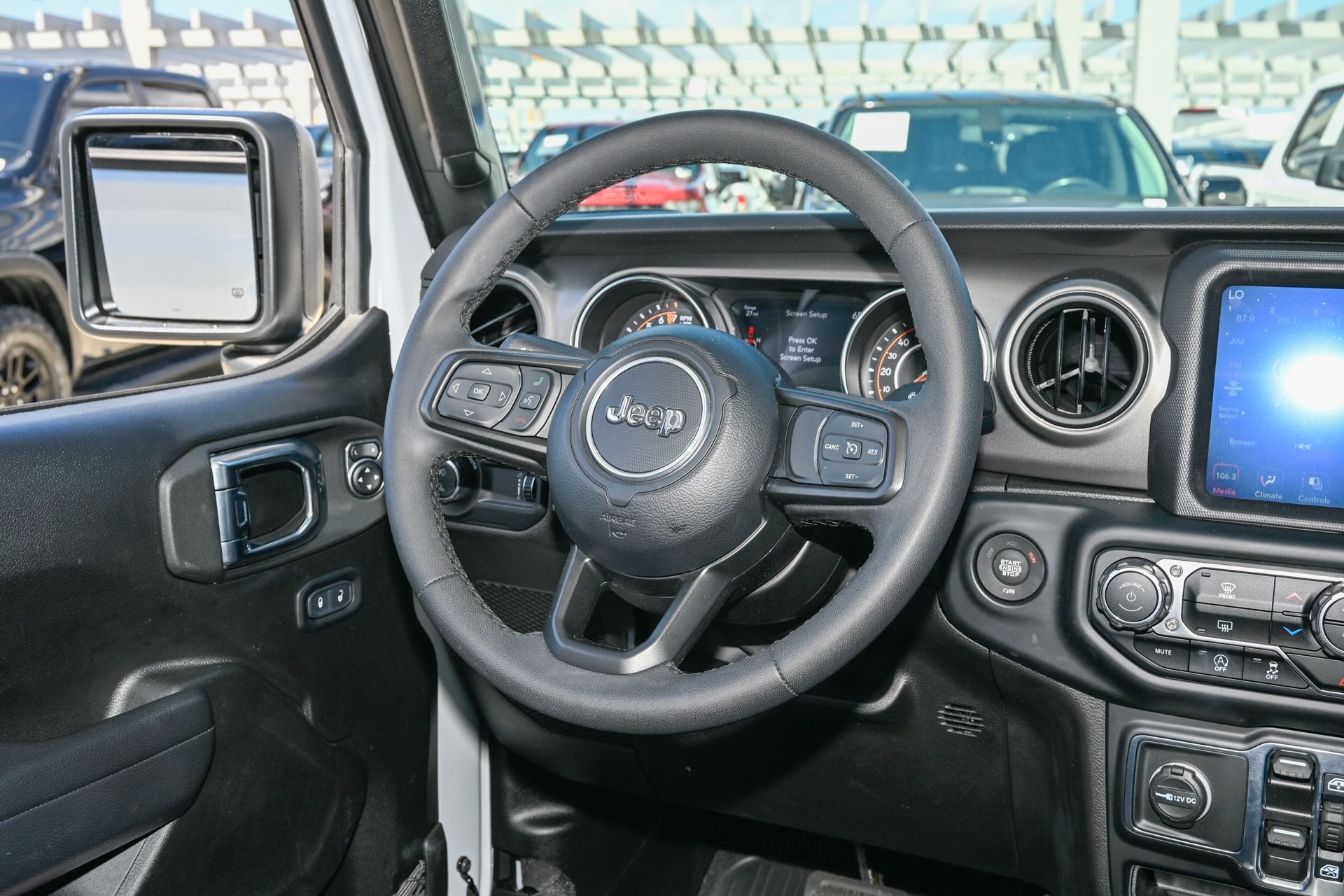 Used 2023 White/off-white Jeep Sport S image 20