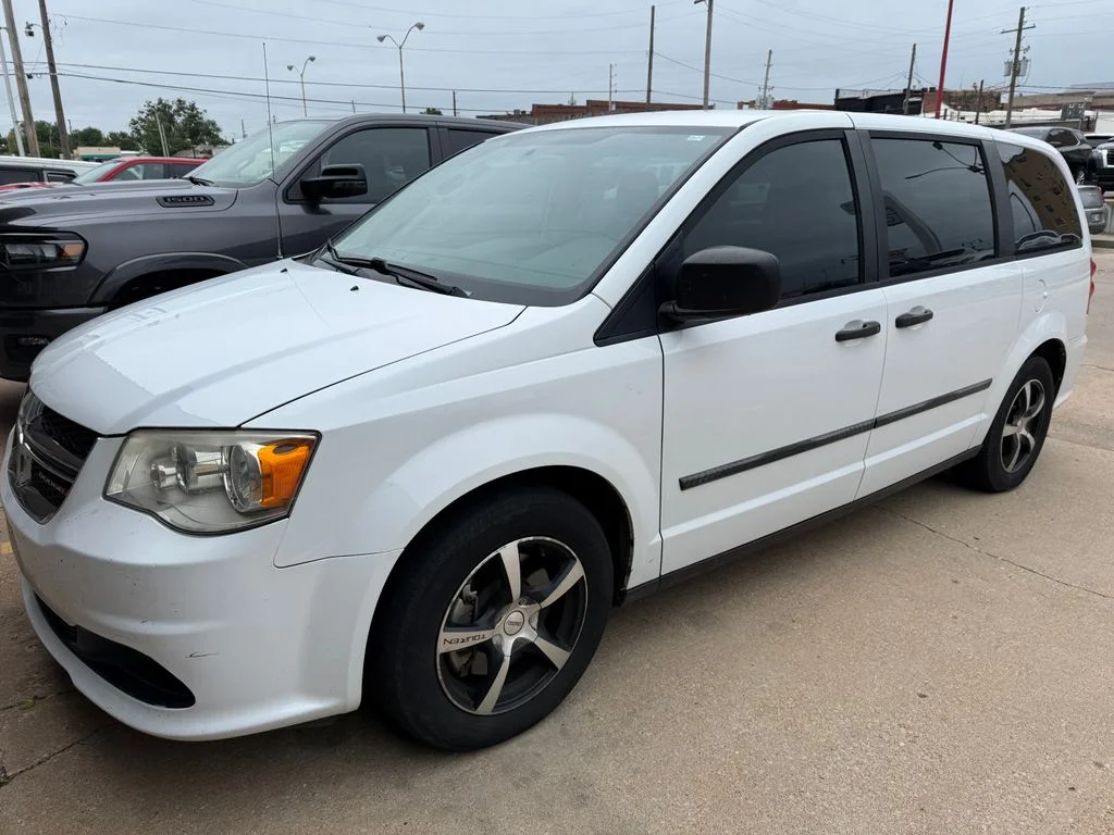 Used 2016 White Dodge AVP image 2