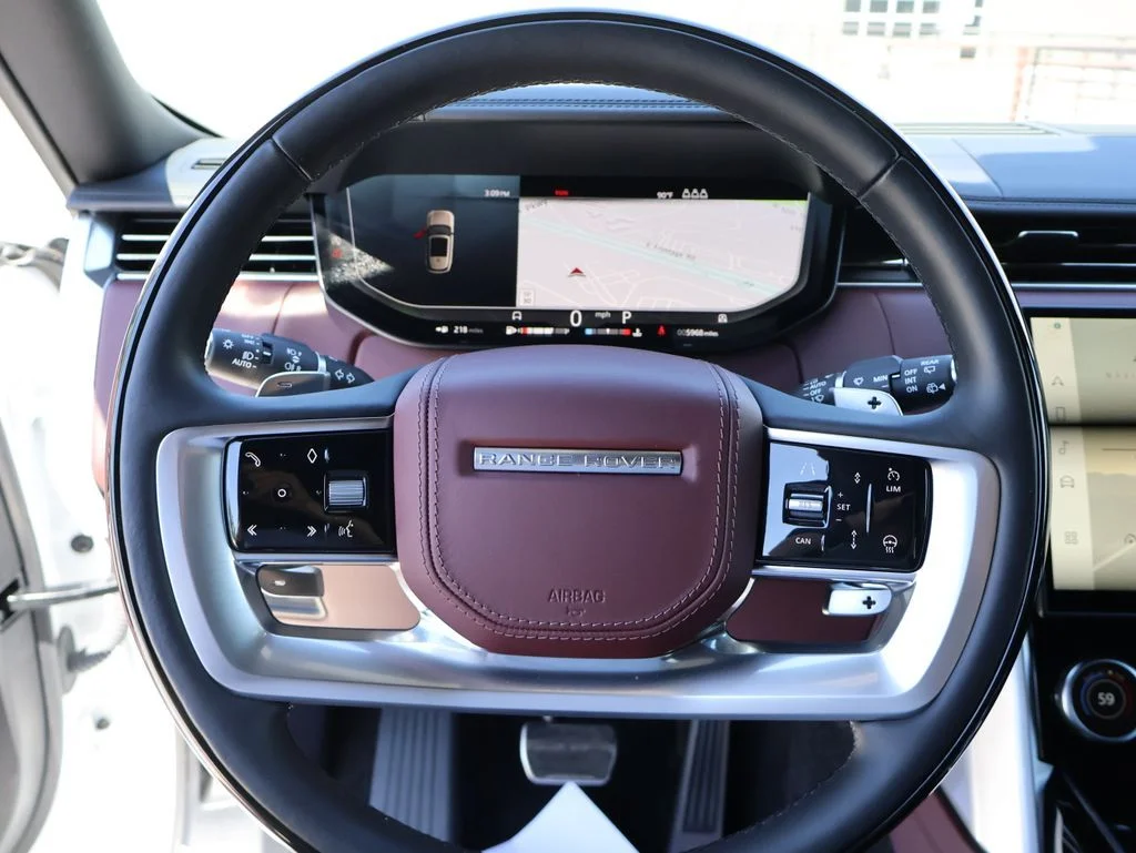 Used 2023 Ostuni Pearl White Land Rover SE image 29