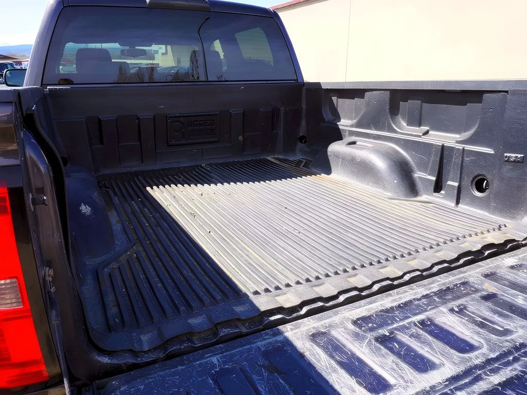 Used 2015 Iridium Metallic GMC SLE image 12