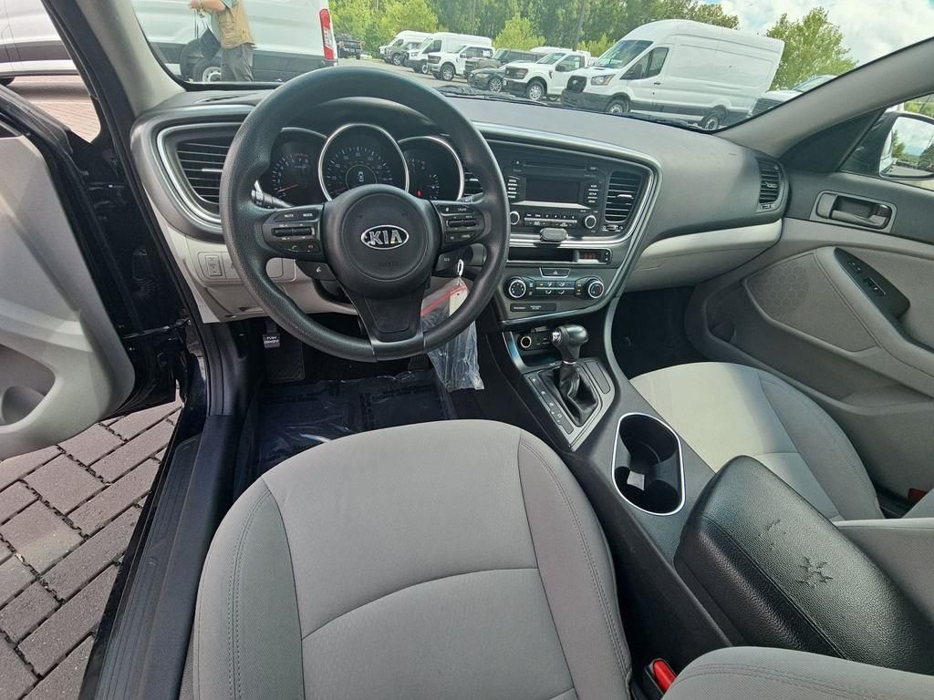 Used 2015 Black Kia LX image 15