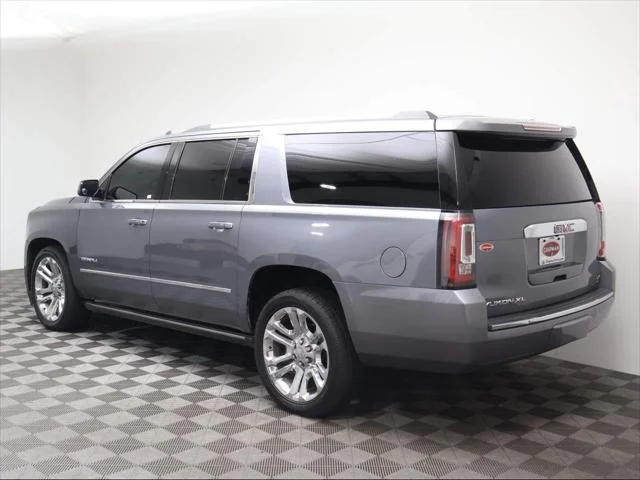 Used 2018 SATIN STEEL METALLIC GMC Denali image 3