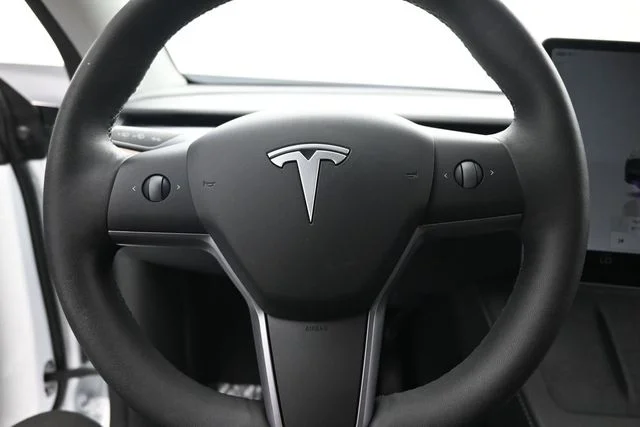 Used 2025  Tesla Long Range image 12