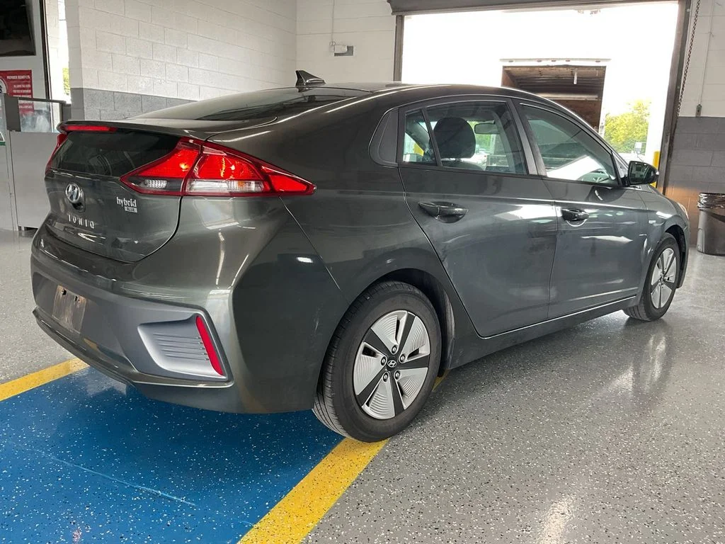 Used 2020 Gray Hyundai Blue image 4