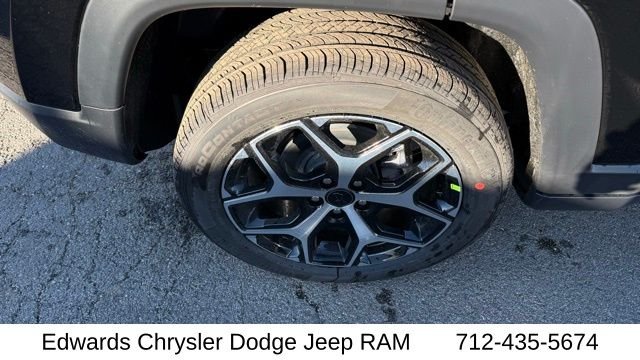New 2026 Diamond Black Crystal Pearlcoat Jeep Limited image 11