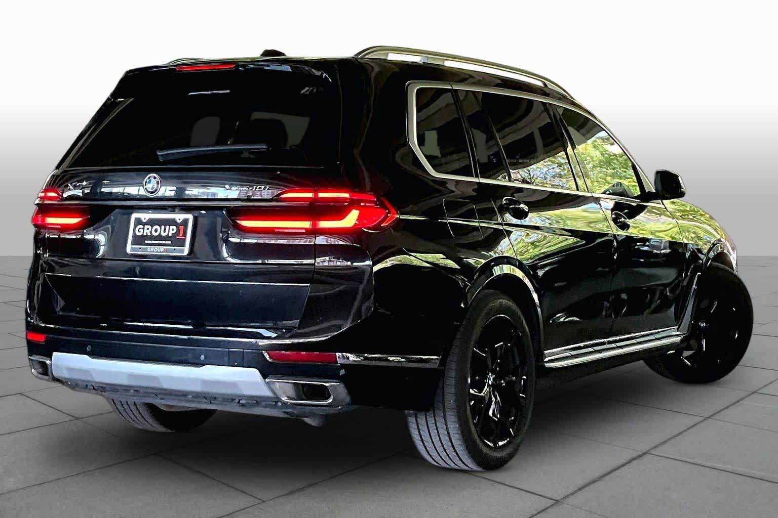 Used 2025 Black Sapphire Metallic BMW xDrive40i image 12