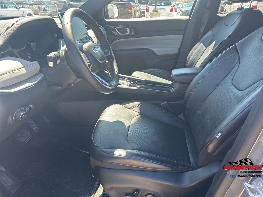 Used 2023 Gray Jeep Limited image 12