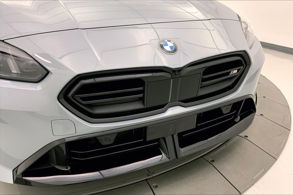 Used 2025 Brooklyn Grey Metallic BMW  image 29