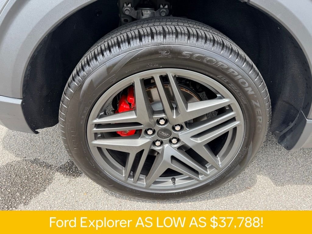 Used 2025 Gray Ford ST-Line image 33