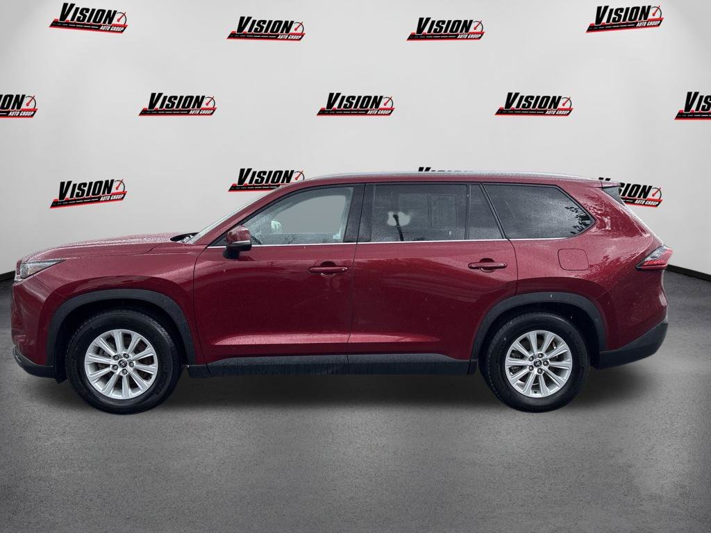 Used 2025  Toyota XLE image 8