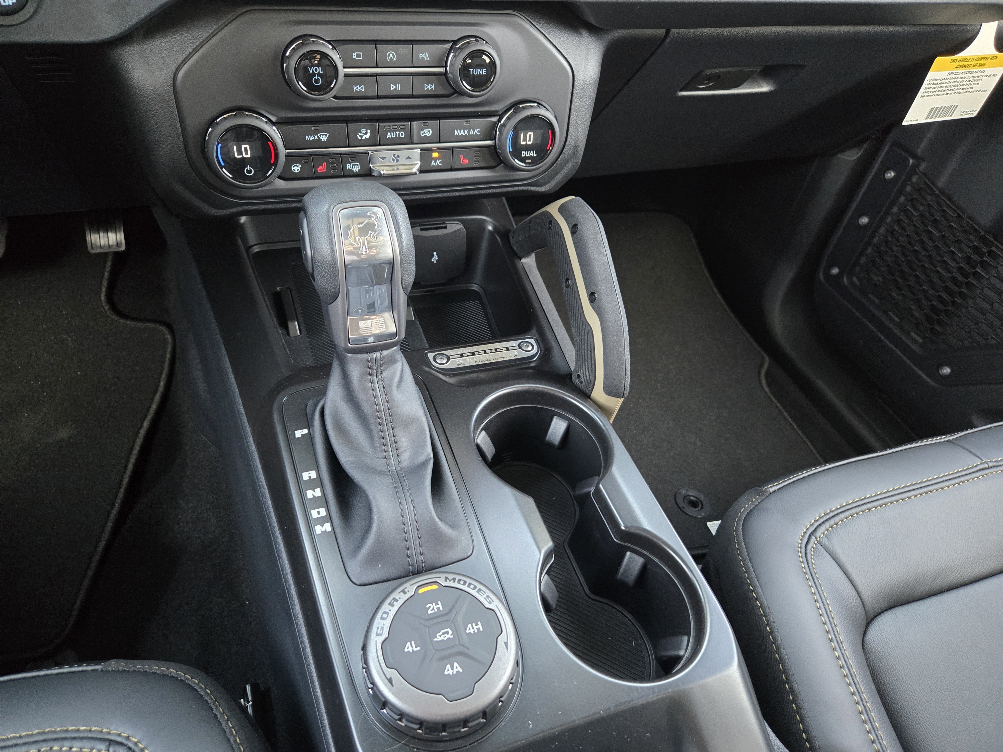 New 2026 Avalanche Gray Ford Badlands image 14