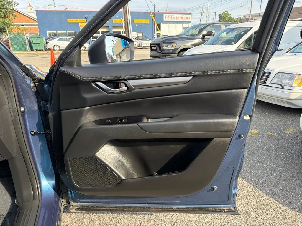 2023 Mazda CX-5 S Preferred package - Photo 17