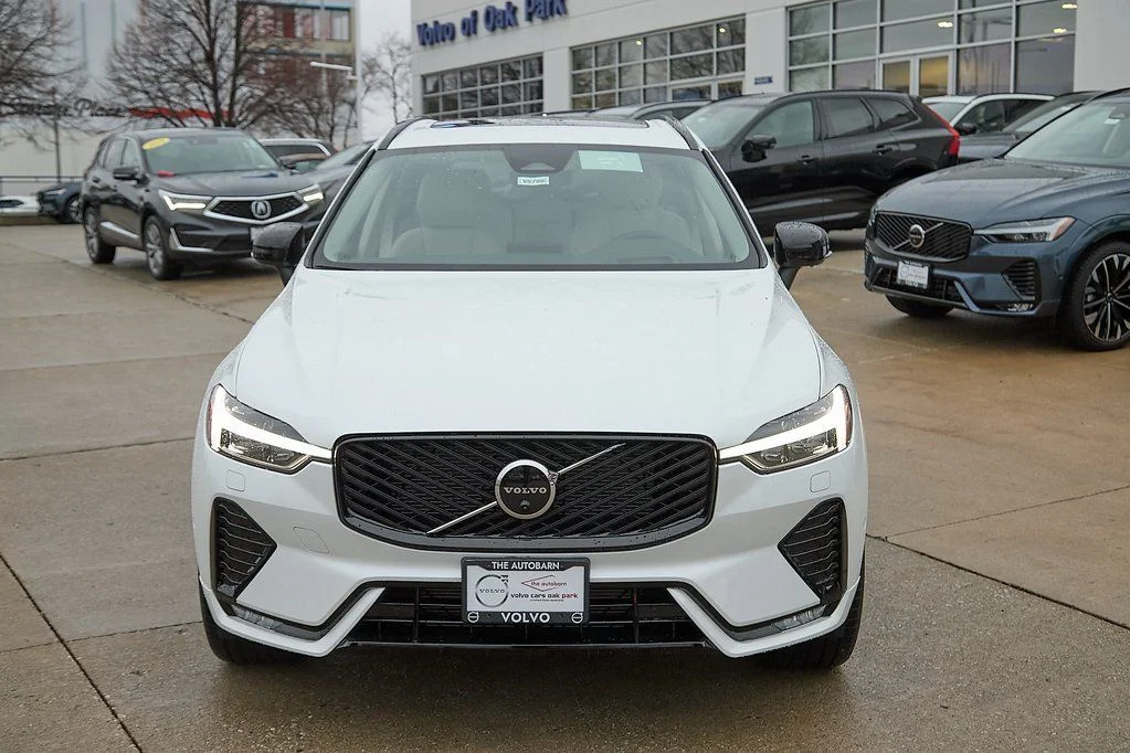 New 2026 Crystal White Volvo Ultra image 5
