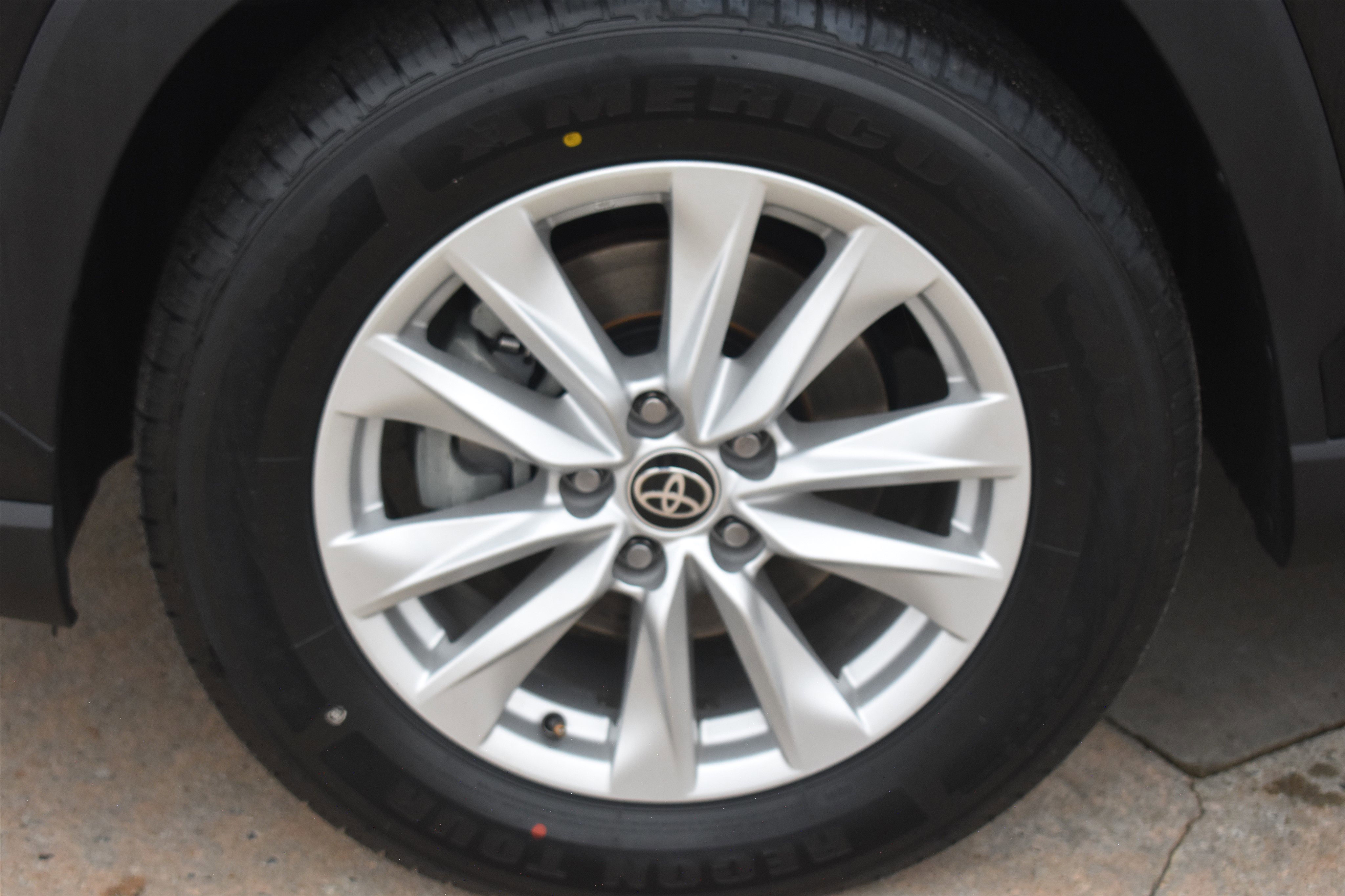 2022 Toyota Corolla Cross LE - Photo 11