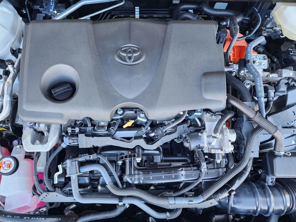 2025 Toyota Camry SE - Photo 25