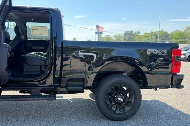New 2026 Agate Black Metallic Ford F-250® Lariat® image 28