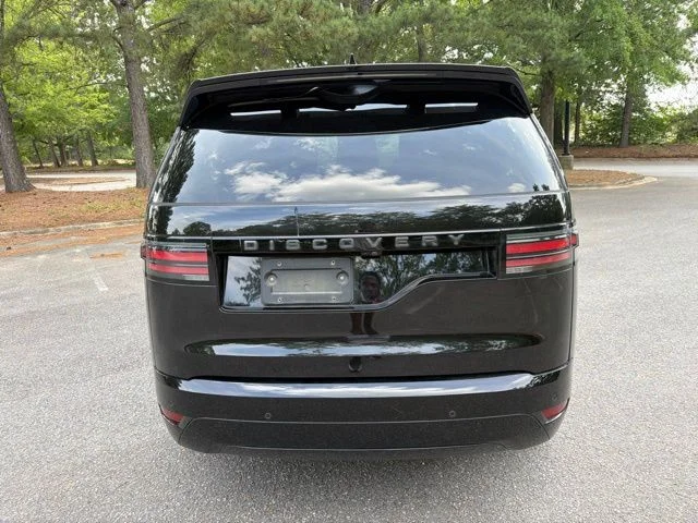 Used 2024  Land Rover Dynamic SE image 4