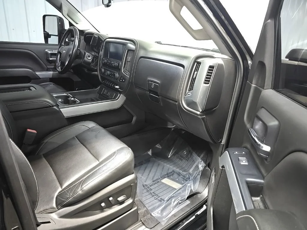 Used 2019 Black Chevrolet LTZ image 15