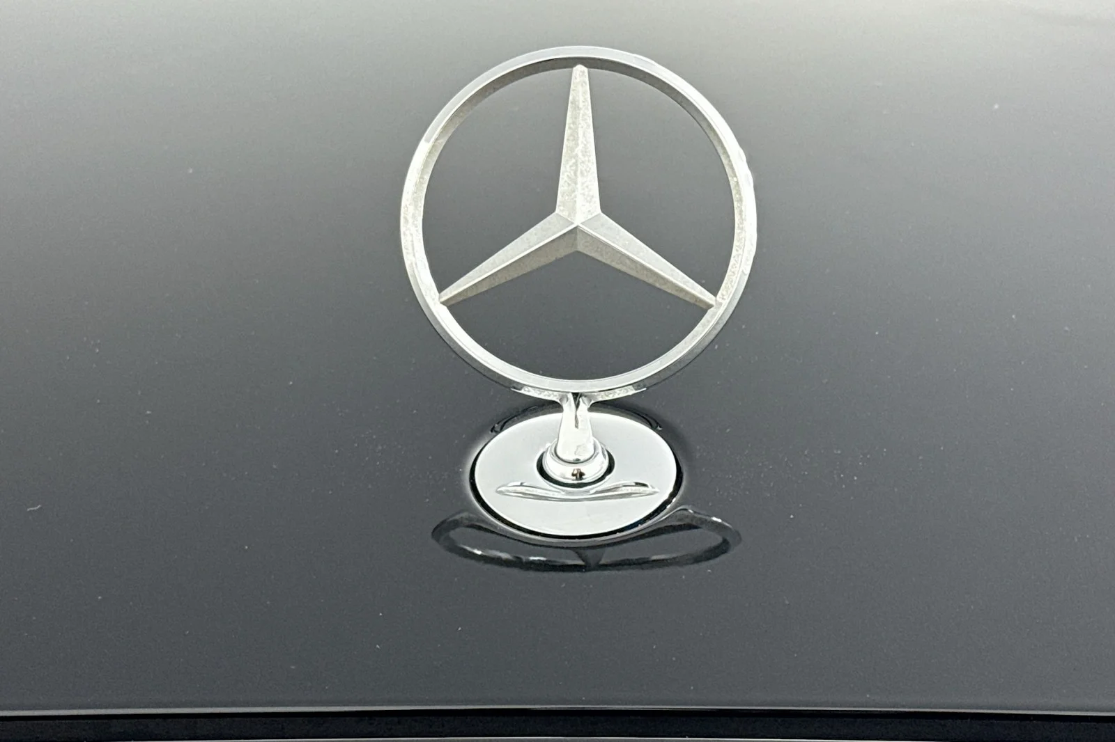 Certified Used 2026 Obsidian Black Metallic Mercedes-Benz S 500 image 15
